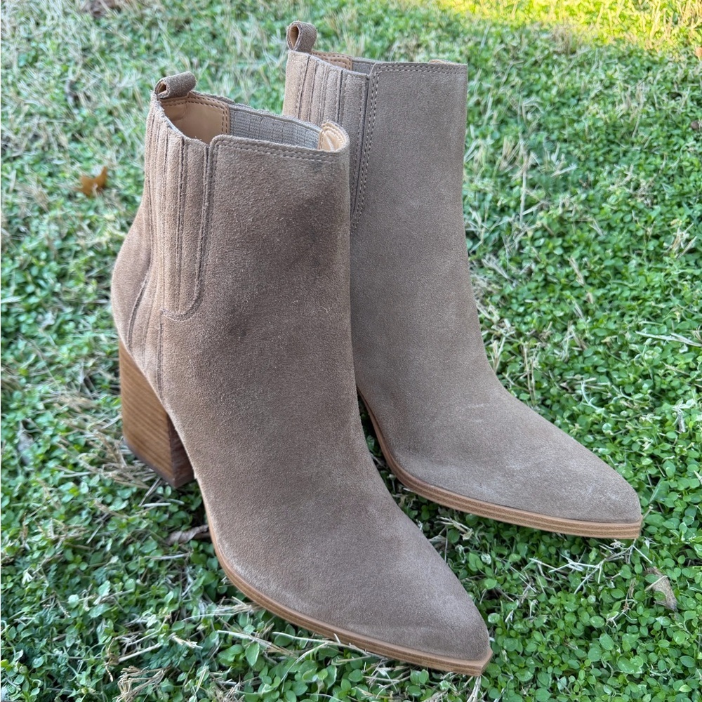 Marc Fisher women’s leather Suede Pointed-Toe Ankle Boots in tan. Sz-9.5M. LocW - Picture 7 of 12